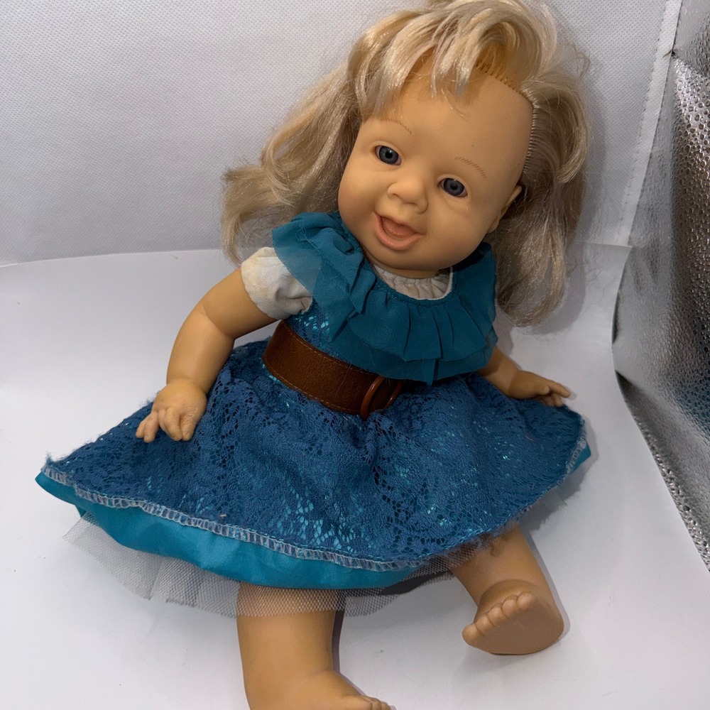 Famosa Vintage Makin' Faces A-1995 12" Munecas gesitos Blonde Hair Gray‎ Eyes